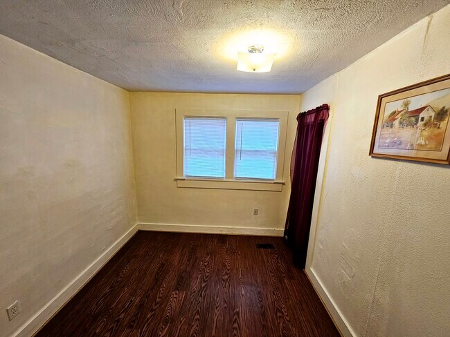 2nd bedroom - 1929 Sherman Blvd