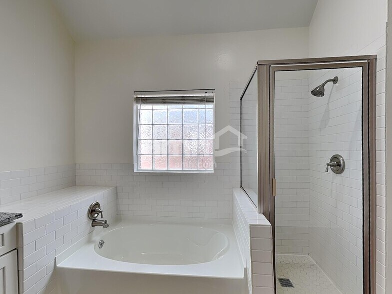 Building Photo - 1601 Oak Pl Ct