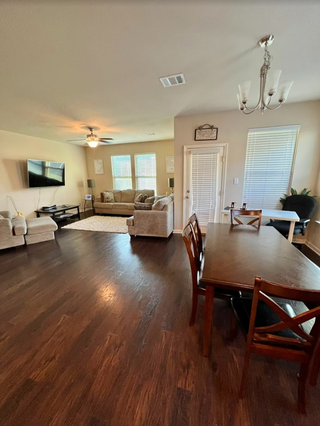 Building Photo - 16945 River Park Dr