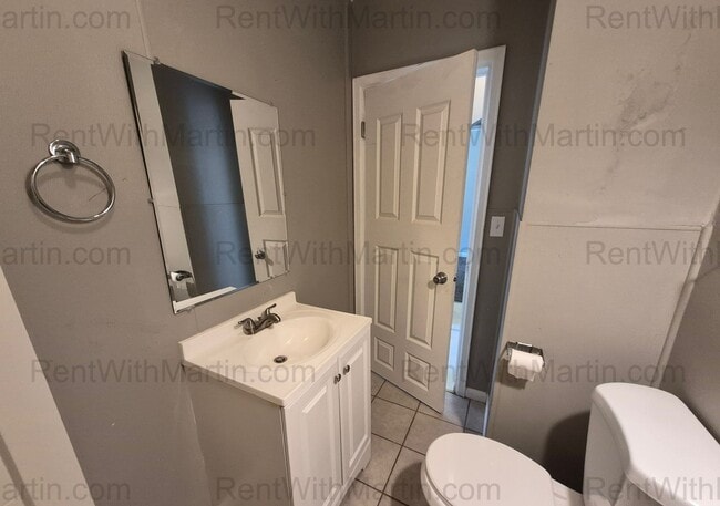Building Photo - FOR RENT-925 Hammond Ave- Pets Ok*