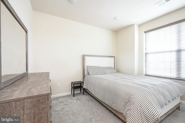 Building Photo - 5335 Palomino Ct