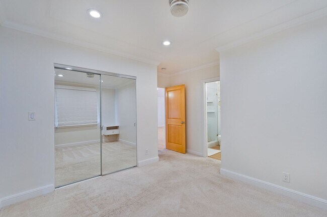 Building Photo - Quaint and Cozy One-Story Craftsman-style Home nestled in the sought-after Sunnyvale neighborhood...