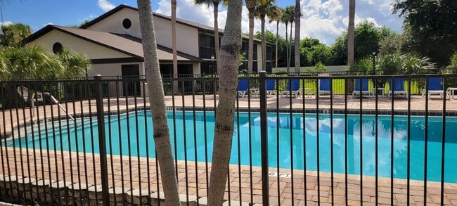 Building Photo - Coral Gardens one bedroom condo