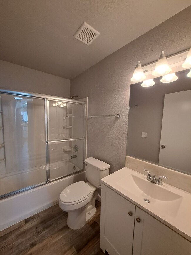 Building Photo - 3302 W Shields Ave