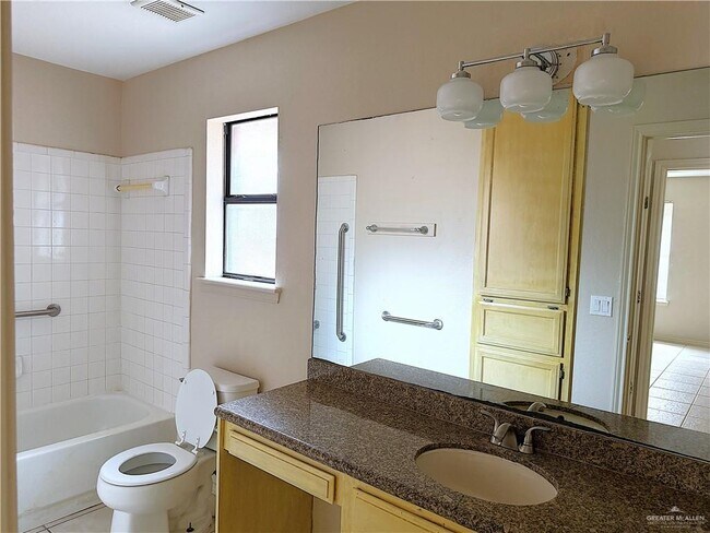 Building Photo - 716 Mynah Ave