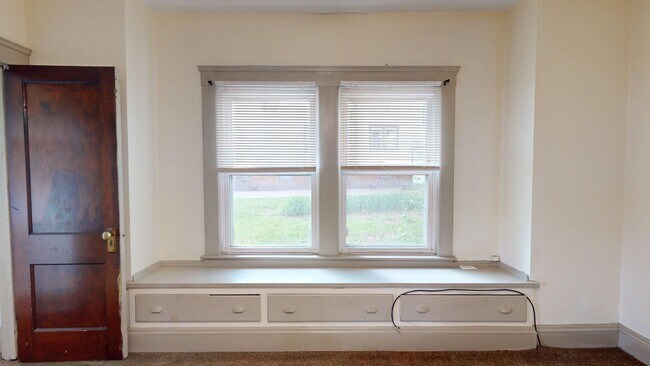 Building Photo - 3339 W.84th