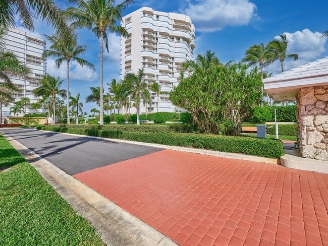 Building Photo - 5051 N Hwy A1A