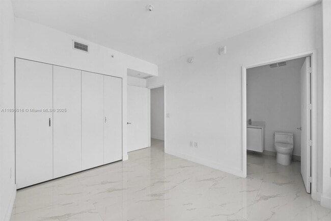 Building Photo - 700 NE 24 # 3707 MIAMI, FL 33137