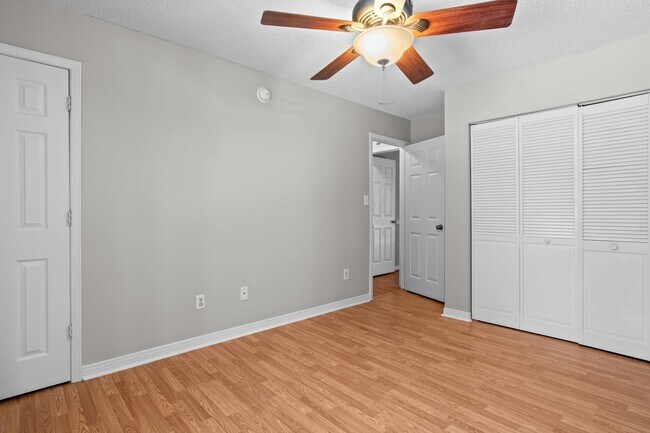 Building Photo - 3506 Parkwood Ave