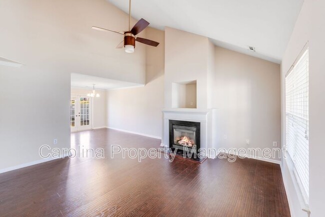 Building Photo - 7020 Bullock Dr