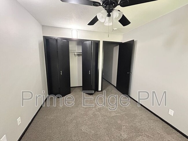 Building Photo - 1841 Ridgehaven Ct