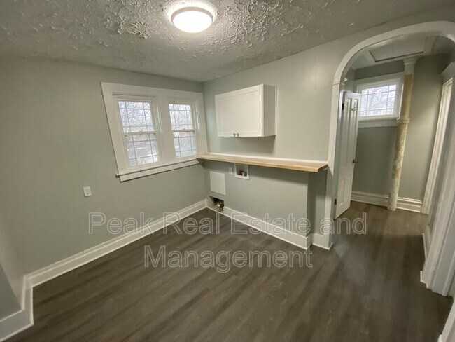 Building Photo - 1154 Prospect Ave SE