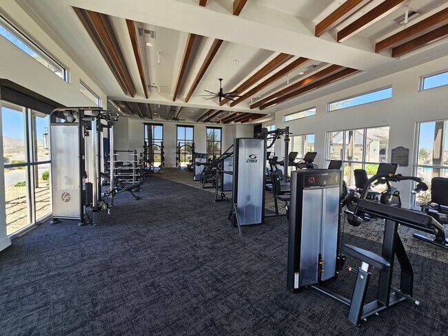Building Photo - Wonderful new build with family fun amenities