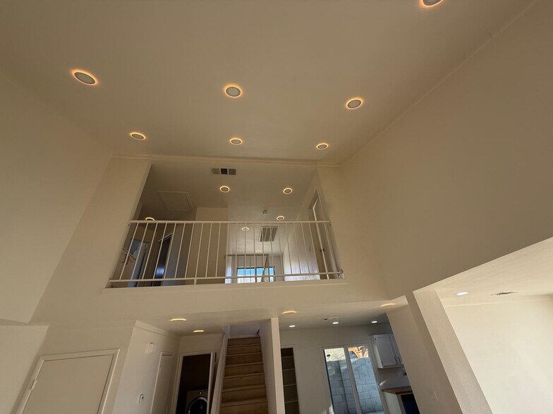 Building Photo - 3305 Paragon Dr