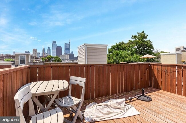 Building Photo - 1704 Wallace St