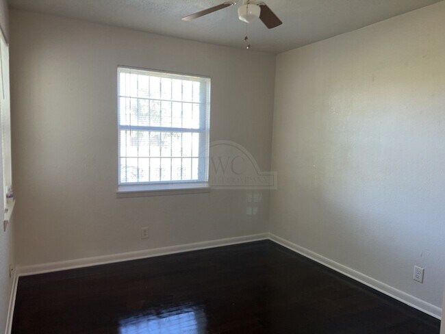 Building Photo - 908 Jefferies, Killeen