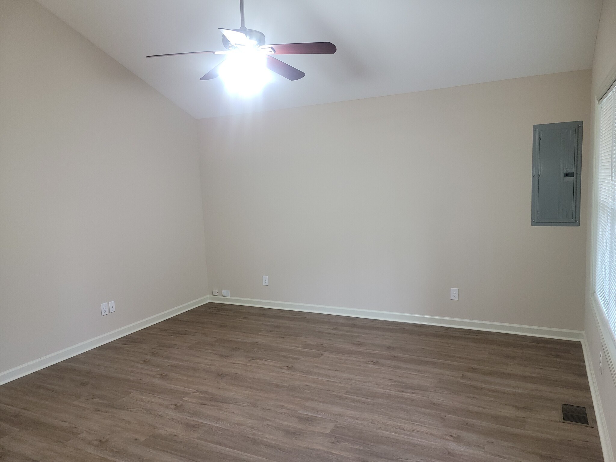 Living room - 1132 Florence Ave
