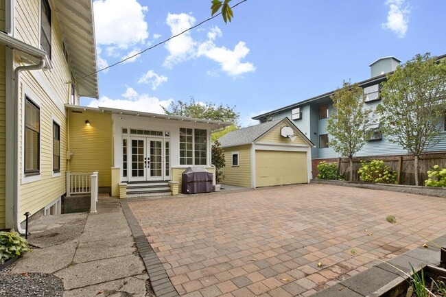 Building Photo - 6bd/3.25ba Seattle House