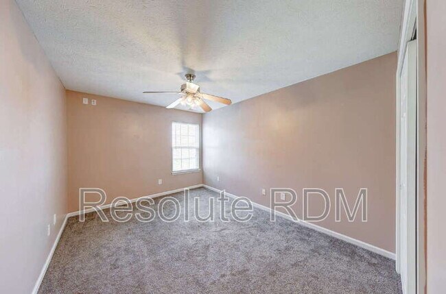 Building Photo - 2665 Foxbriar Pl