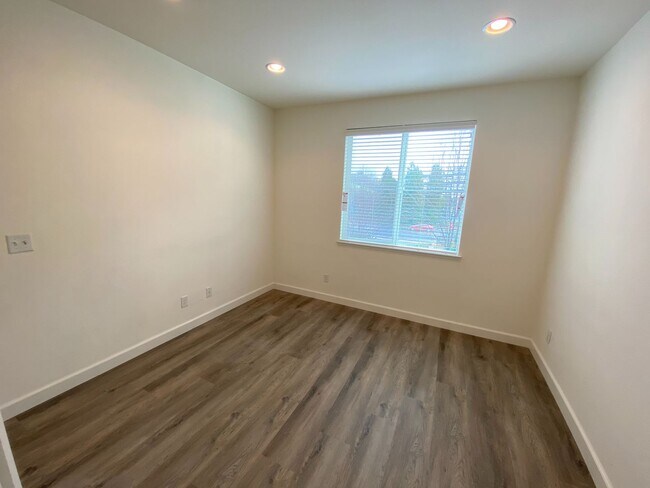 Building Photo - 3 Bed 2 Bath Condo W/ Garage In San Ramon