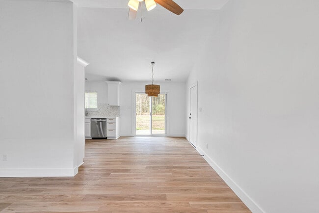 Building Photo - 374 Union Chapel Church Rd