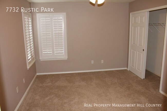 Building Photo - Gated community close to Medical center!