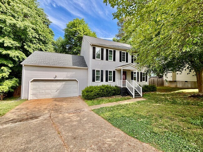 Building Photo - 4 bedroom/ 2.5 bathroom- Village Square of Williamsburg