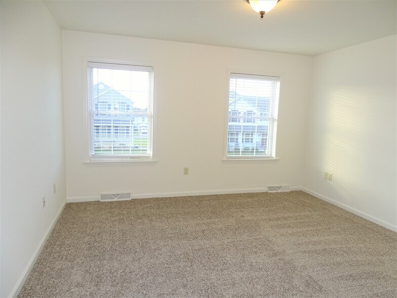 Building Photo - 243 Limestone Dr