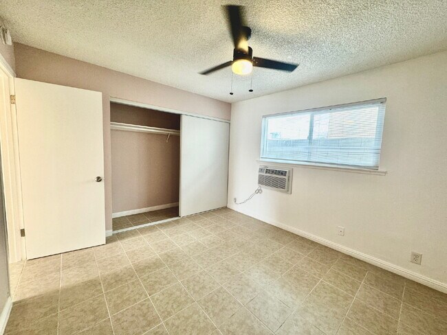 Building Photo - Adorable Newly Renovated 2 Bedroom 1 Bath ...