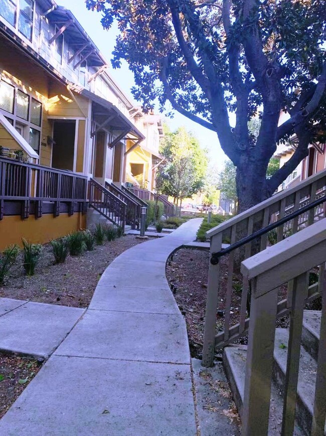 Building Photo - 3000 El Camino Real