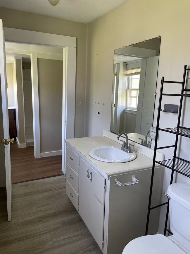 Building Photo - 4 BED 2 BATH TWO STORY HOME IN TROY!