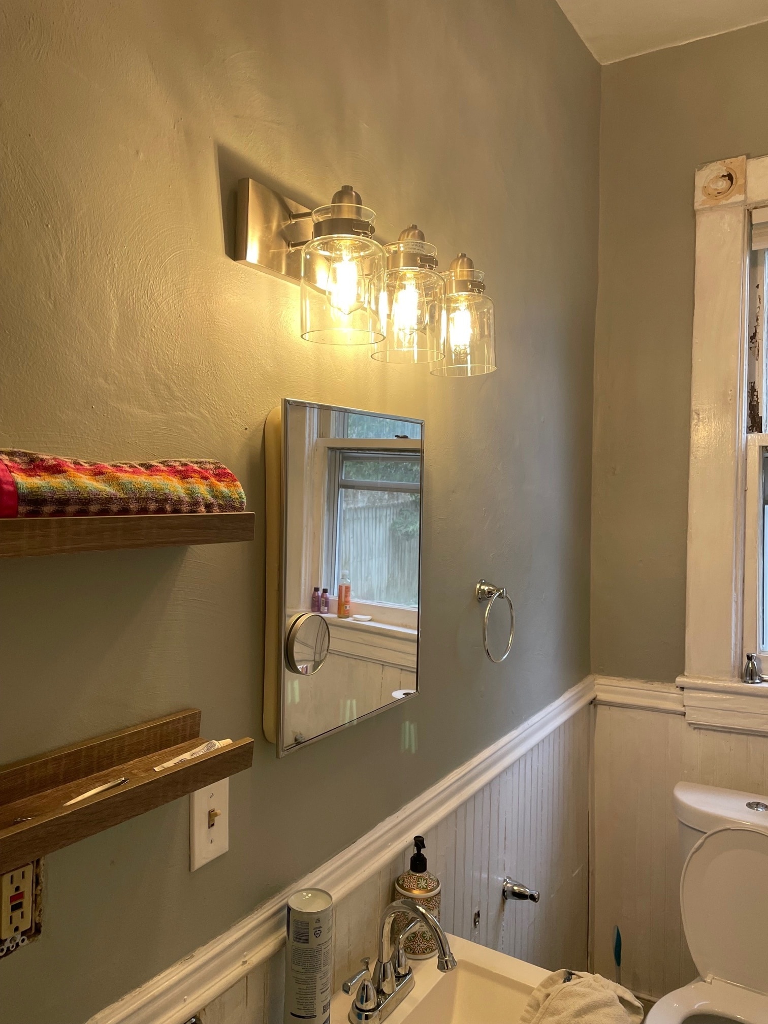 Building Photo - 422 Woods Ave SW