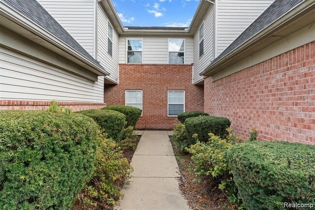 Building Photo - 17157 Higdon Dr