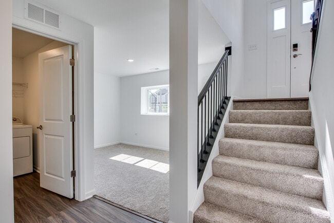 Building Photo - 25662 W Yorkshire Dr