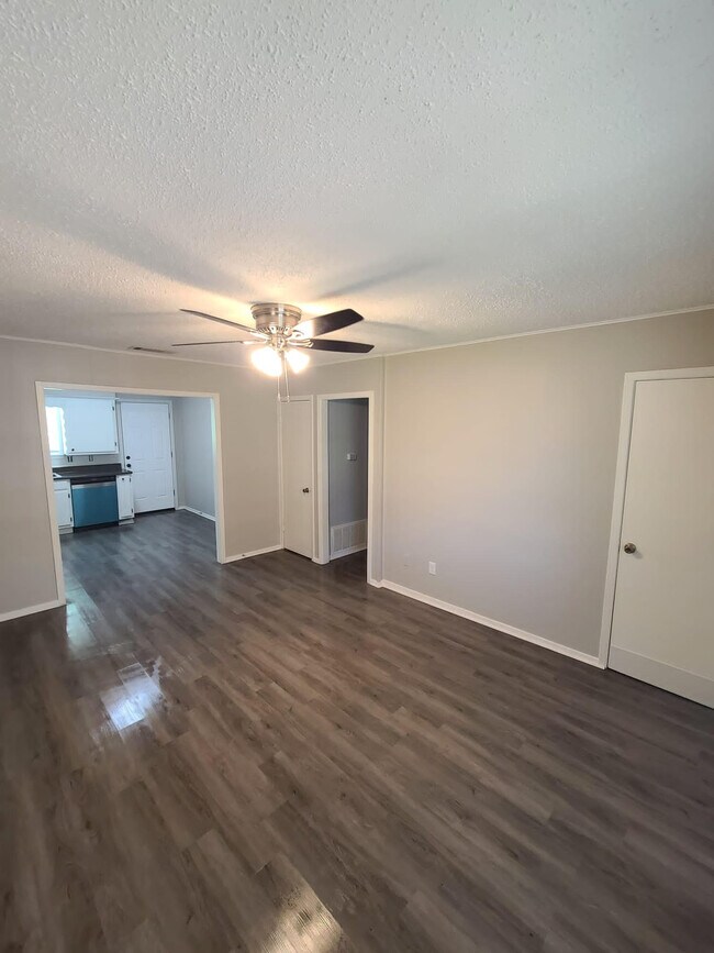 Building Photo - Canton TX Apartments