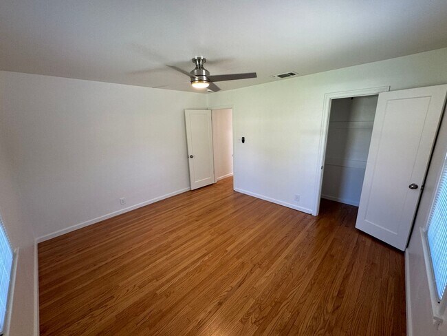 Building Photo - 2 Bedroom | 1 Bathroom | Single family Arden Park Home