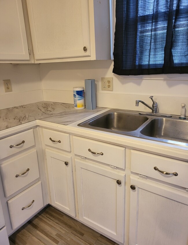 Building Photo - 1018 Osage St