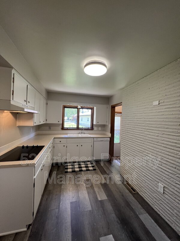 Building Photo - 3122 Shawnee Ave