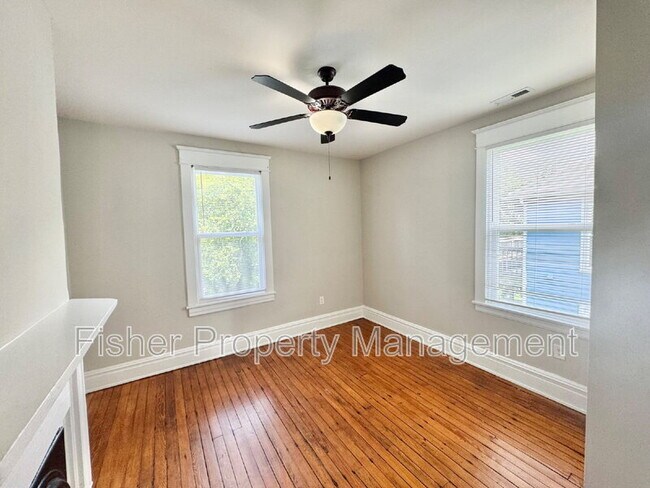 Building Photo - 411 W 26th St