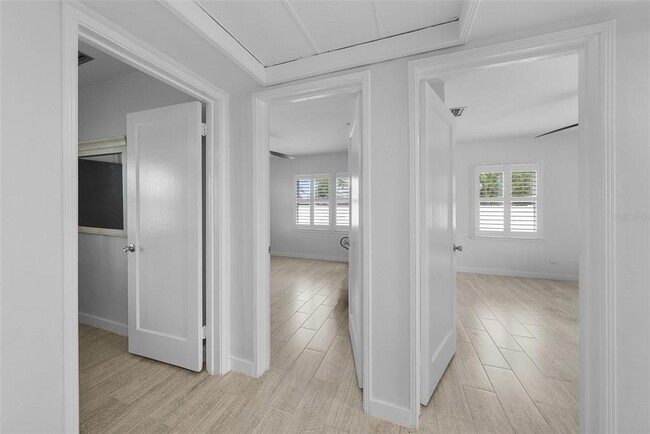 Building Photo - 402 Channel Dr