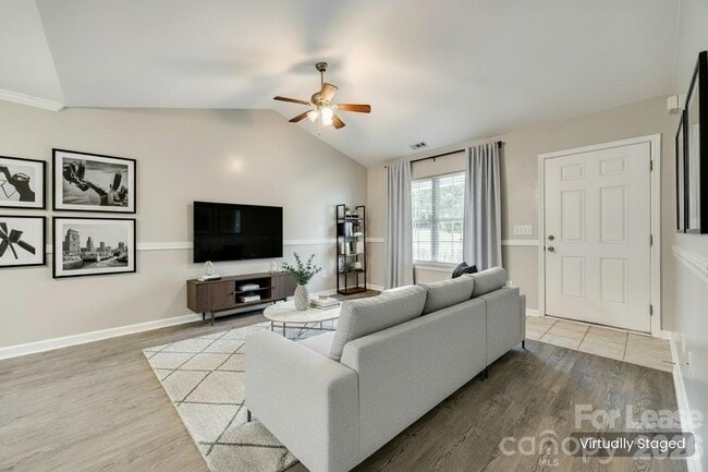 Building Photo - 410 Danielle Way