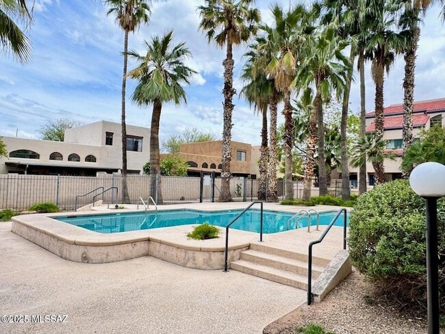 Building Photo - 4281 N River Grove Cir