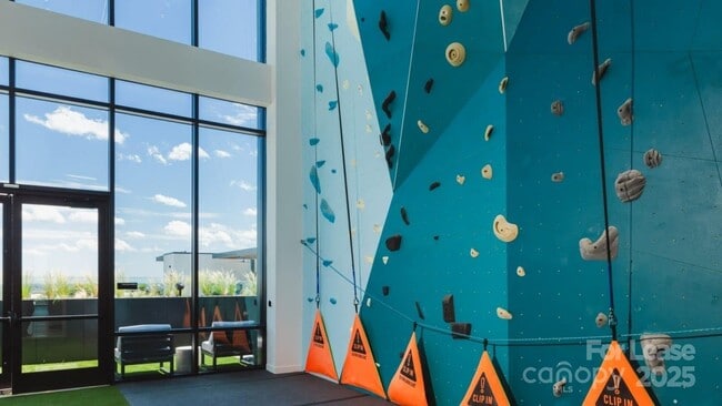 Building Photo - 2161 Hawkins St