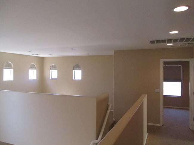 Building Photo - Beautiful Gilbert Home w/2 Master Bedrooms...