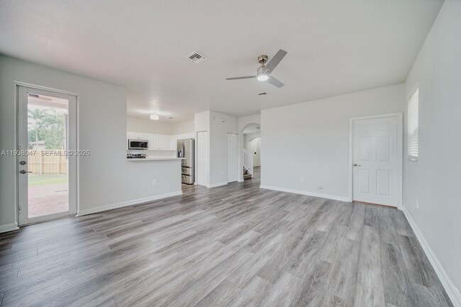 Building Photo - 2479 NE 4th St