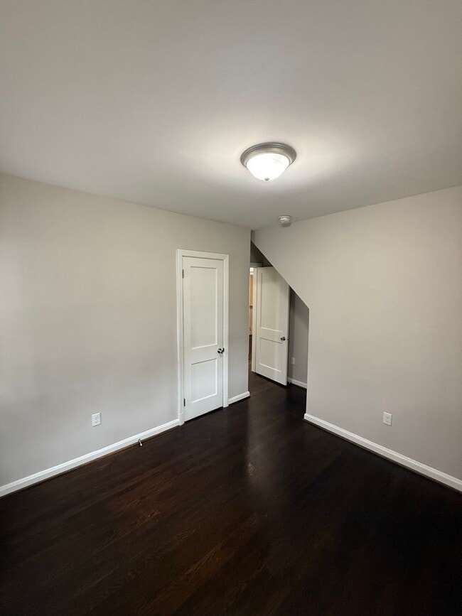Building Photo - 1419 Overlook St
