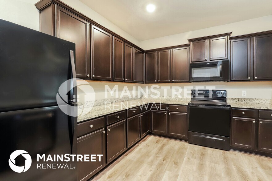 Building Photo - 629 Greenway Trl
