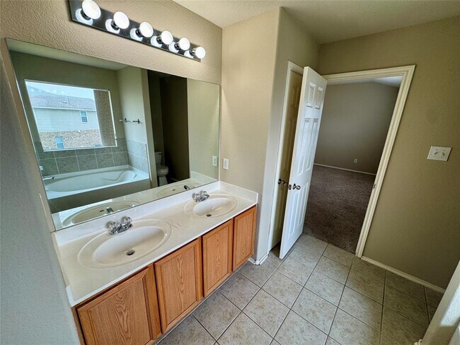 Building Photo - 108 Dove Song Dr