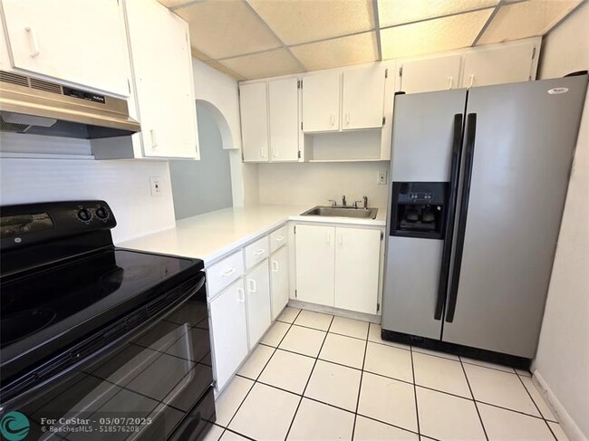 Primary Photo - 505 NW 177th St