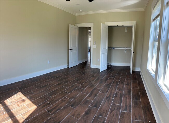 Building Photo - 1148 Panama St